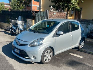 Toyota Aygo 1.0 12V VVT-i 5 porte Orange Connect MMT