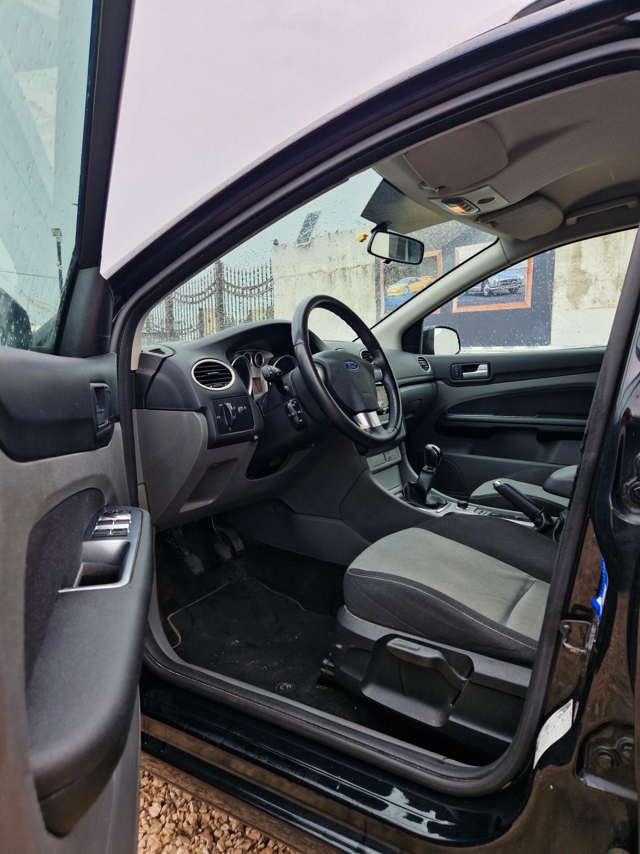 Ford Focus 1.6 TDCi 115 CV SW Titanium perfetta