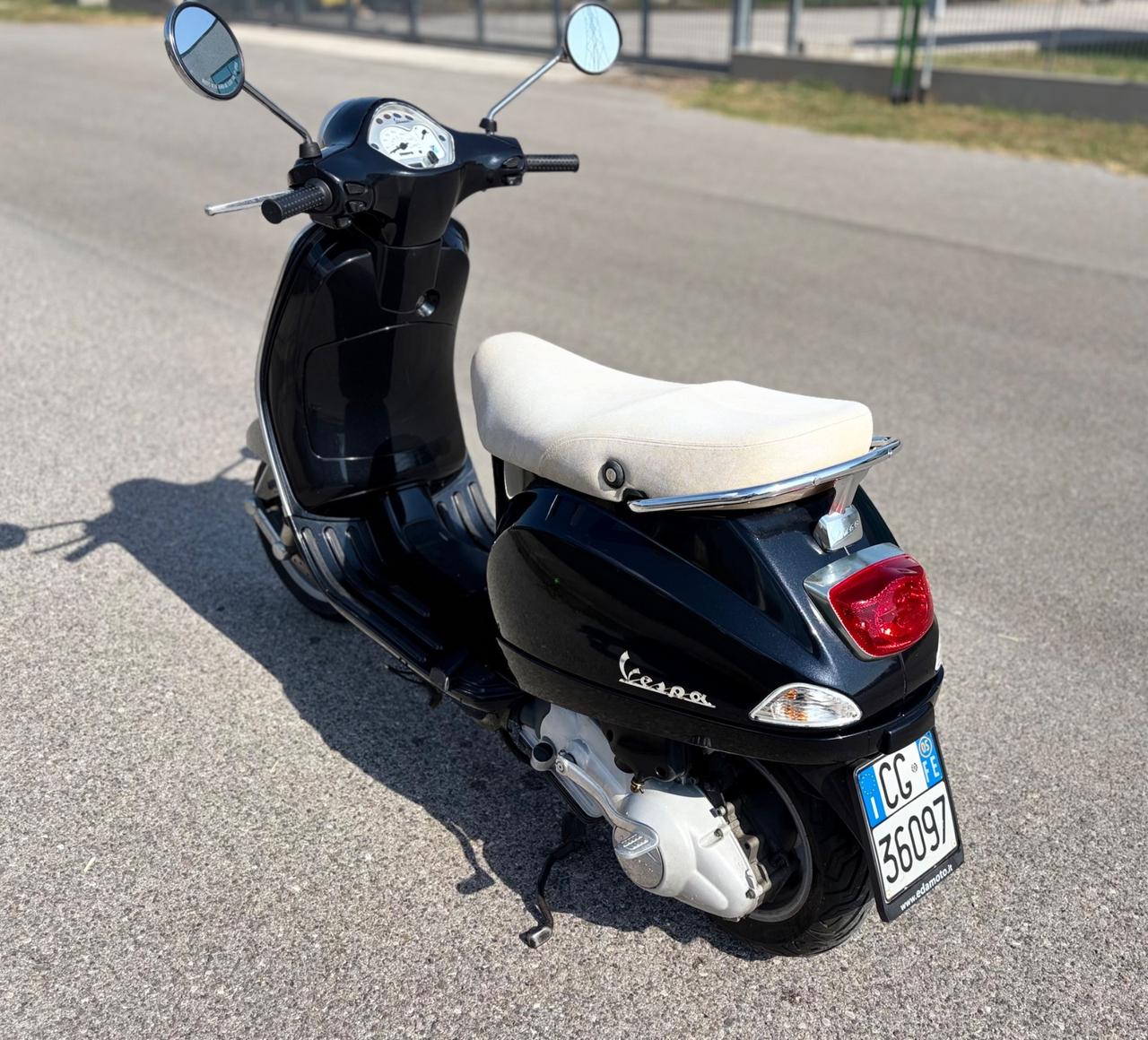 Piaggio Vespa 150 LX