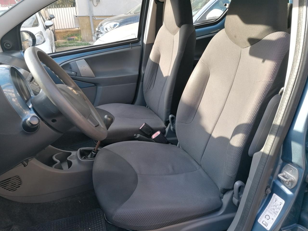 Toyota Aygo 1.0 12V VVT-i 5 porte Sol