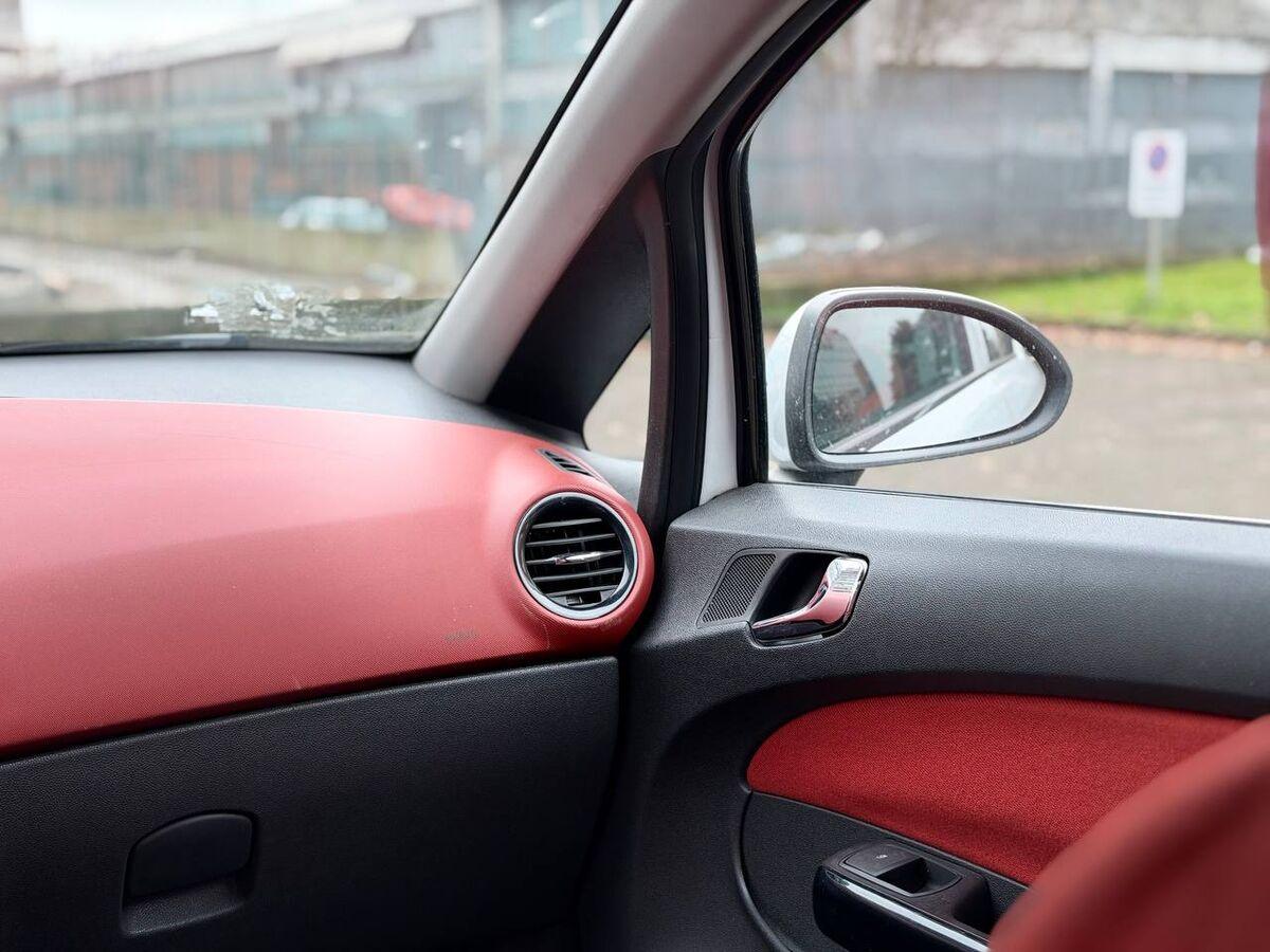 Opel Corsa 1.2 Enjoy 5p