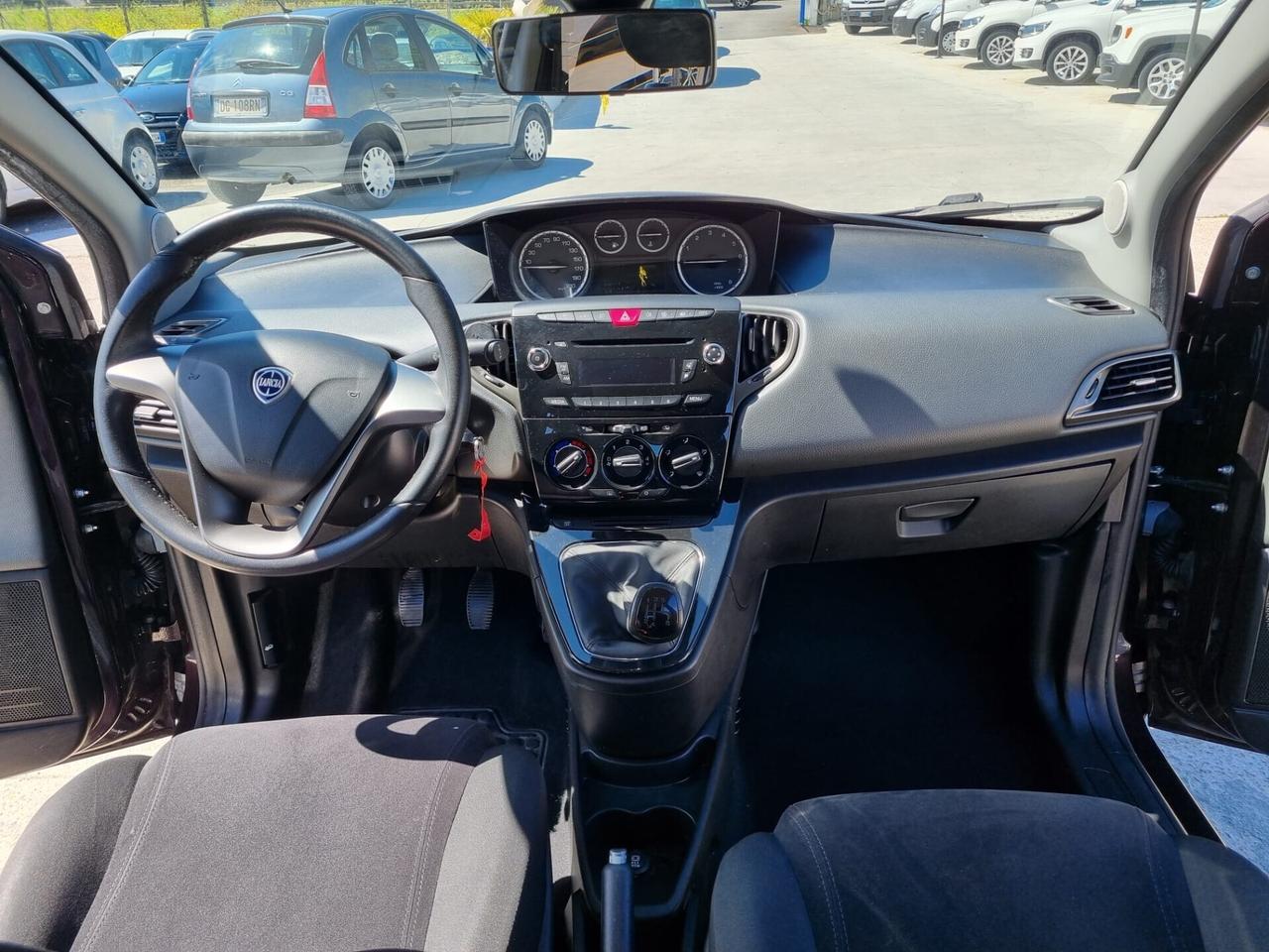 Lancia Ypsilon 1.2 69 CV 5 porte Gold