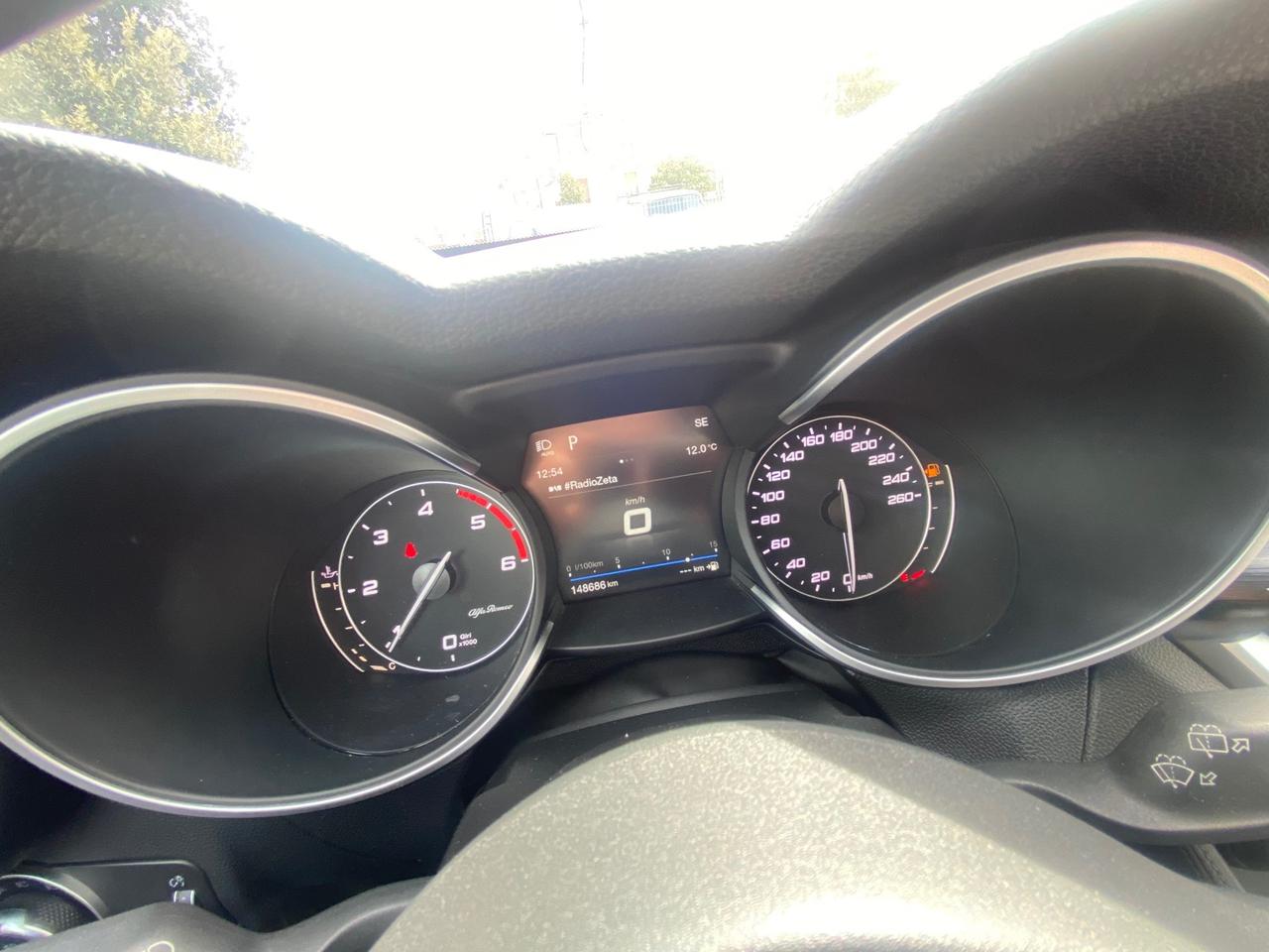 Alfa Romeo Stelvio 2.2 Turbodiesel 180 CV AT8 RWD Super