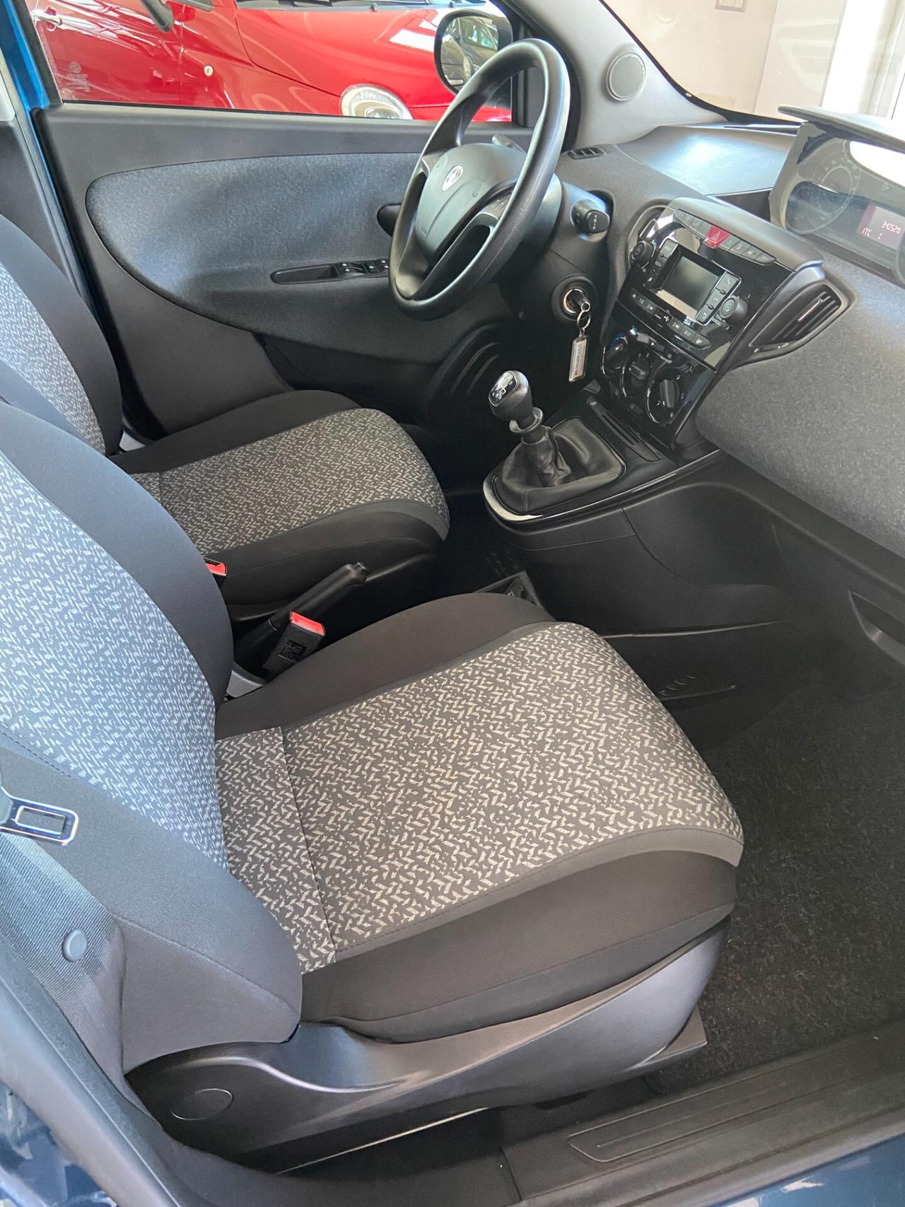 Lancia Ypsilon 1.0 FireFly 5 porte S&S Hybrid UnYca