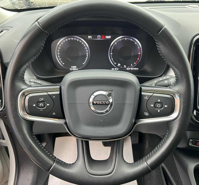 VOLVO XC40 D3 Geartronic Momentum Pro