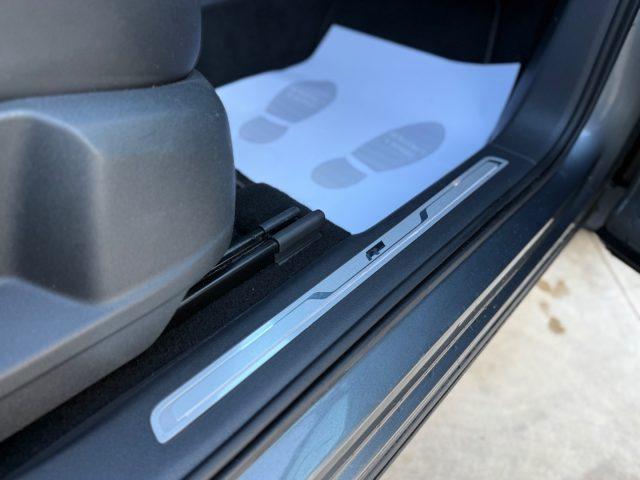 VOLKSWAGEN Tiguan 2.0 TDI DSG R-LINE GARANZIA Iva esp