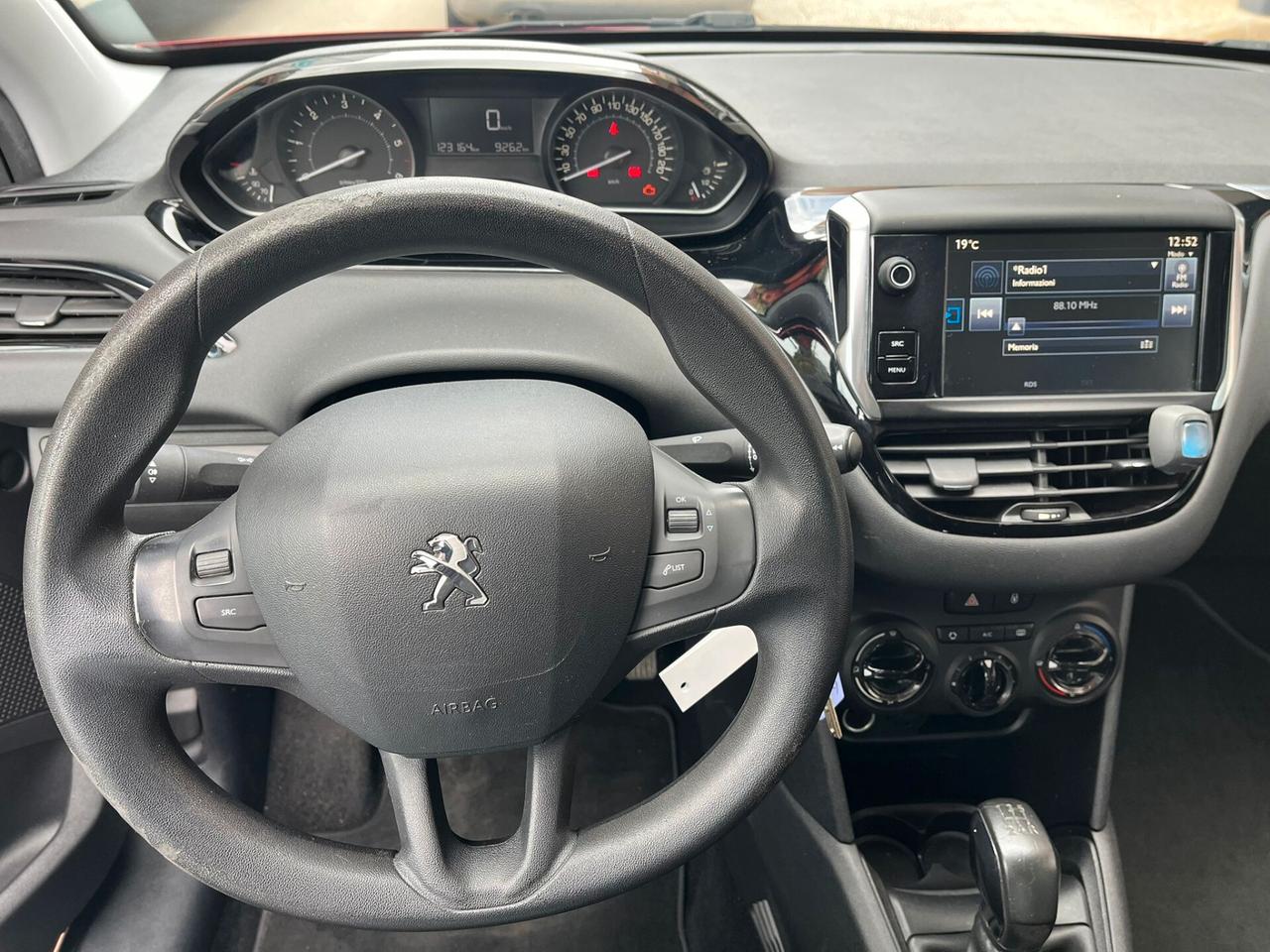 Peugeot 208 1.4 HDi 68 CV 5 porte Allure