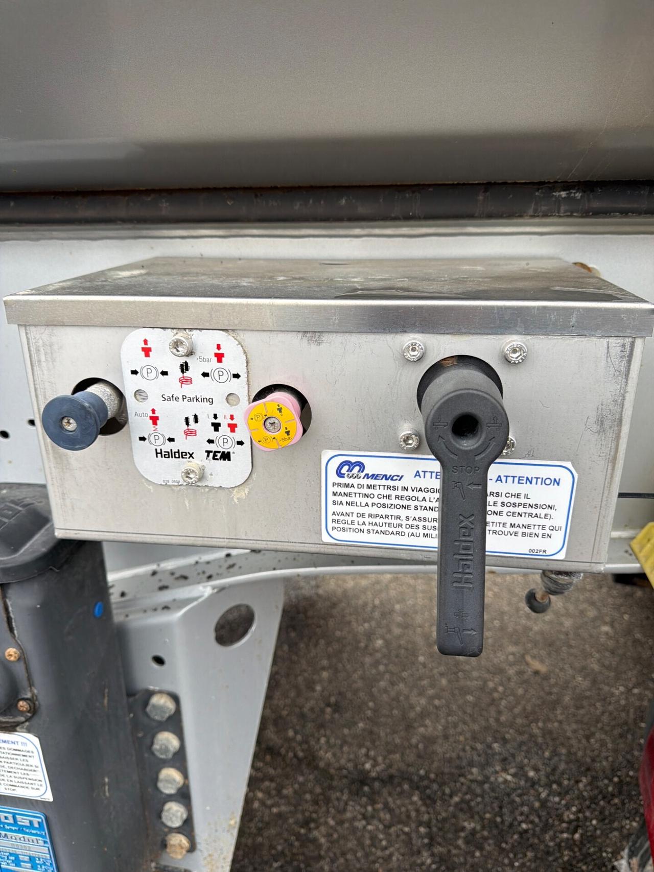 Semirimorchio Vasca Menci sa700r 2016