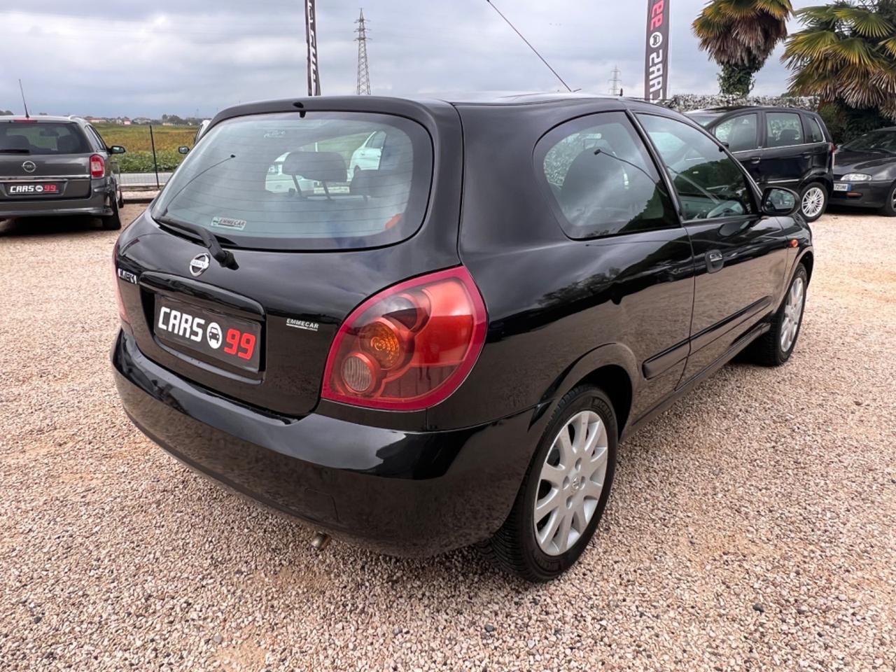 Nissan Almera Tino Almera 1.5 16V cat 3 porte Visia