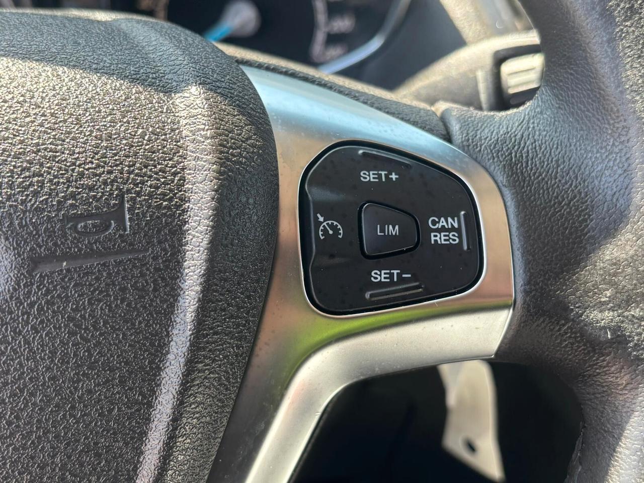 Ford Tourneo Courier 1.5 TDCI 95 CV Titanium