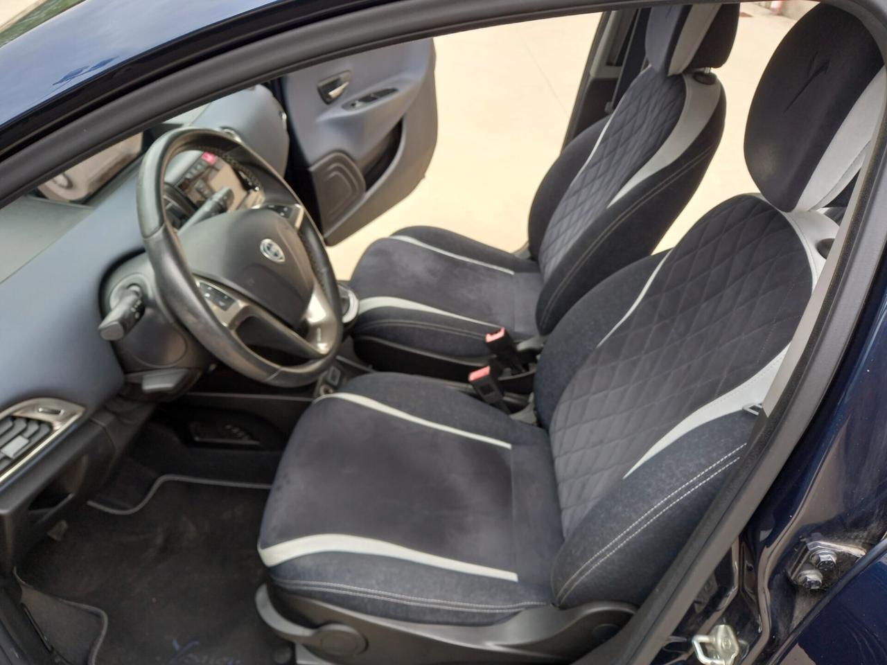 Lancia Ypsilon 1.2 69 CV MYA