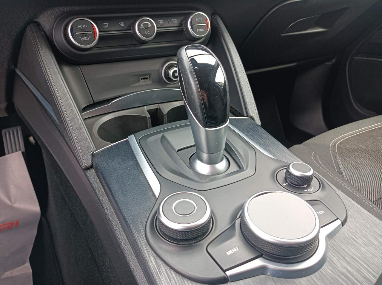 Alfa Romeo Stelvio 2.2 Turbodiesel 180 CV AT8 RWD Business