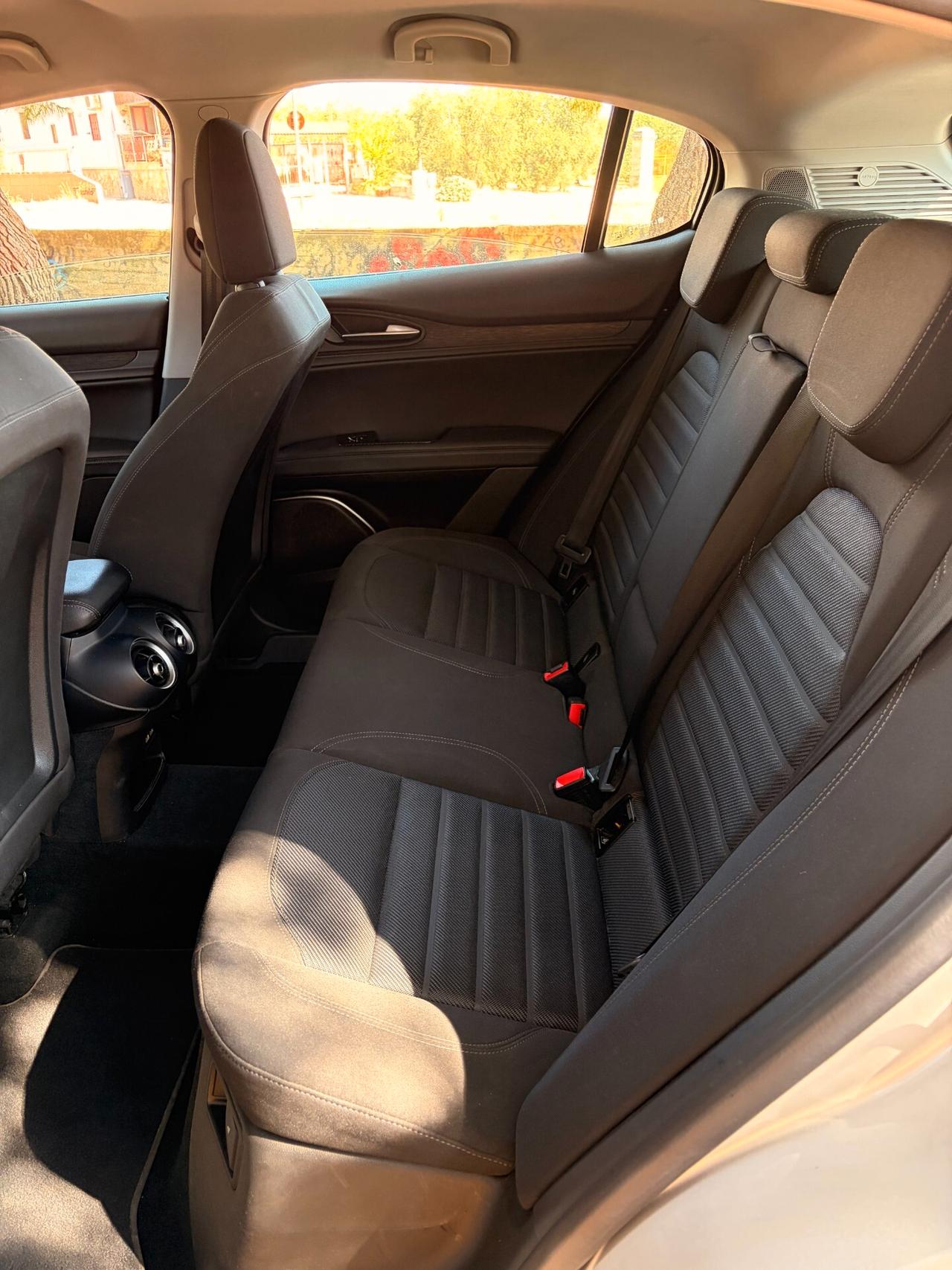 Alfa Romeo Stelvio 2.2 Turbodiesel 190 CV AT8 Q4 Business