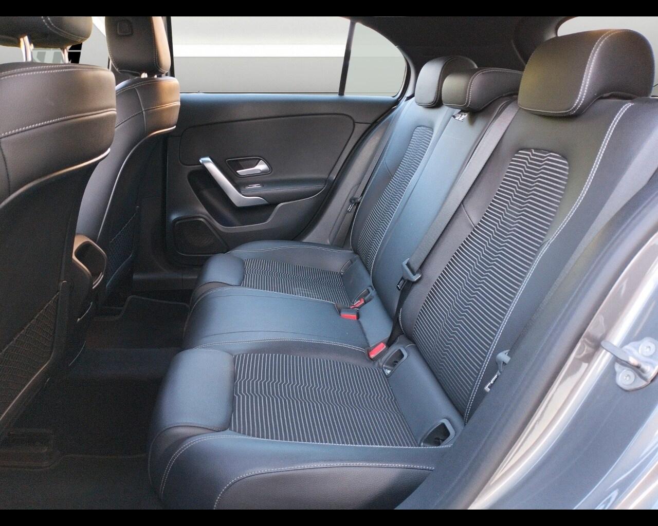 MERCEDES Classe A (V177) A 180 Automatic Bu...