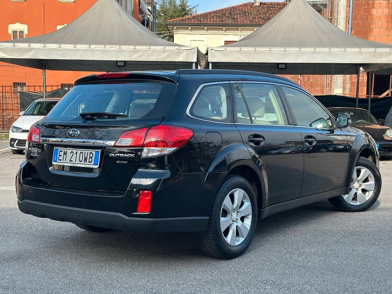 Subaru OUTBACK 2.5i Bi-Fuel Trend Limited
