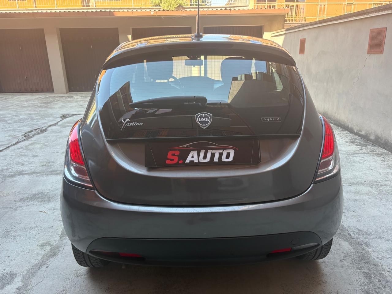 Lancia Ypsilon 1.0 FireFly 5 porte S&S Hybrid Ecochic A. Ferretti