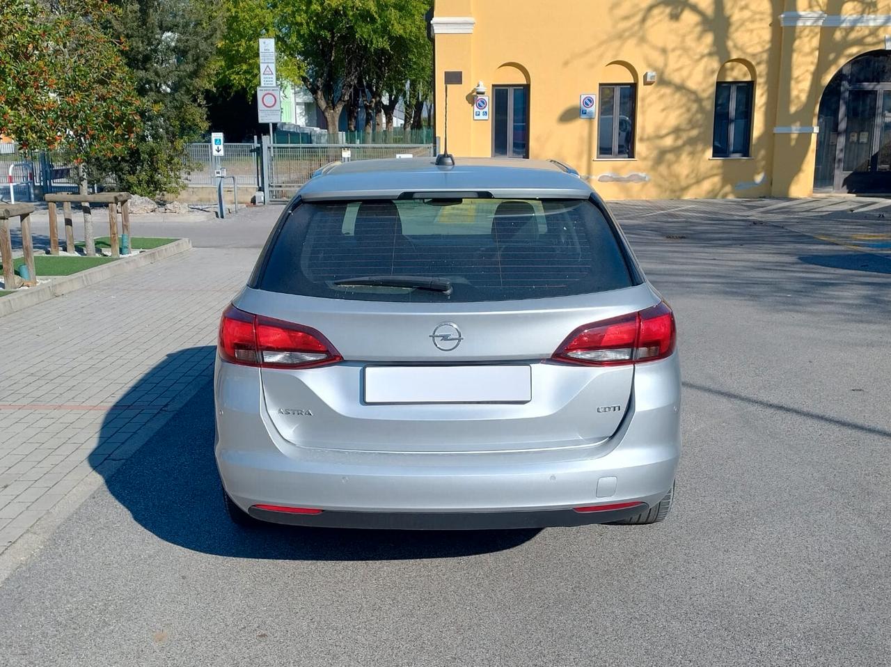 Opel Astra 1.6CDTi 110cv Sports Tourer