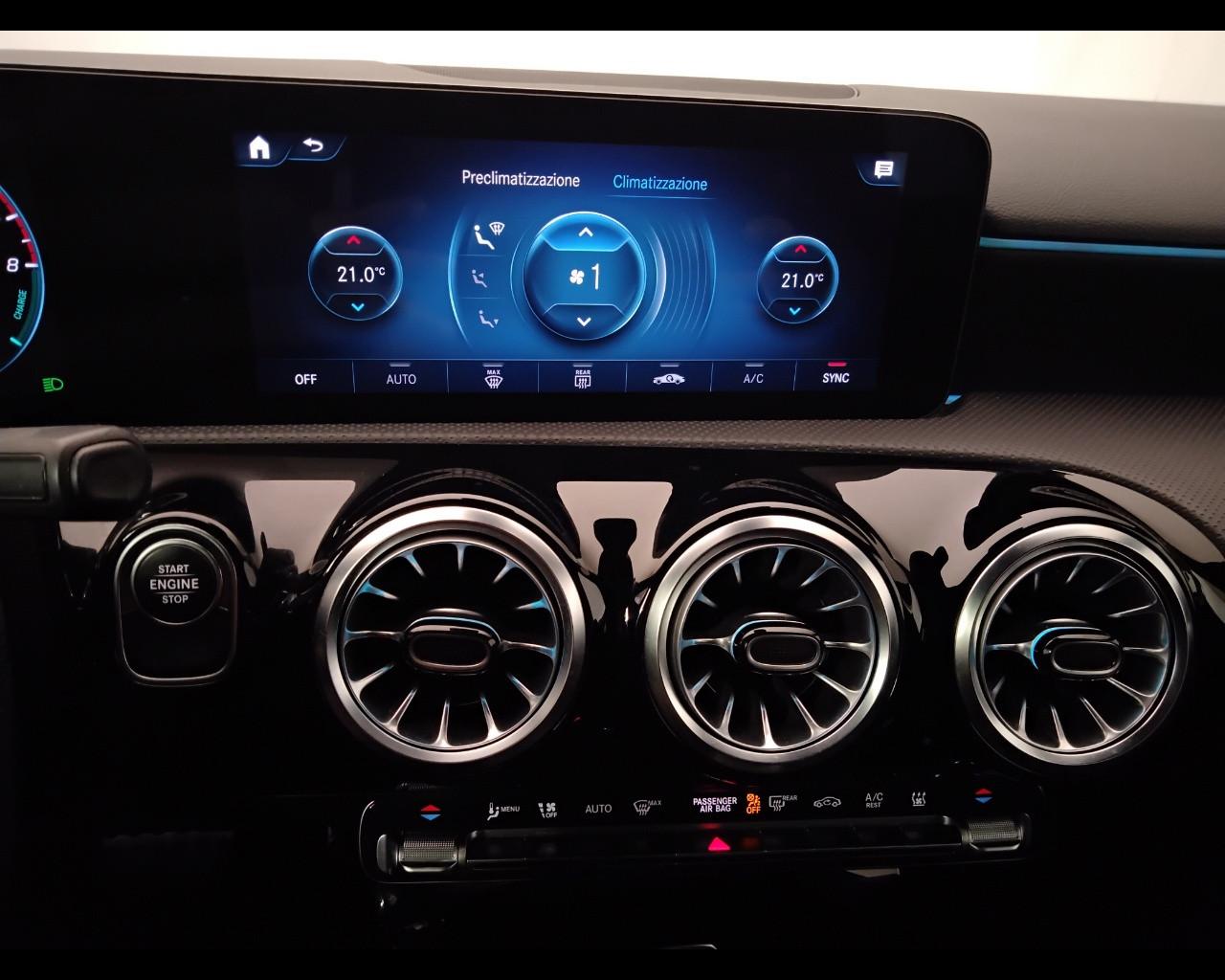 Mercedes-Benz Classe A - W177 2018 - A 250 e phev (eq-power) Premium auto