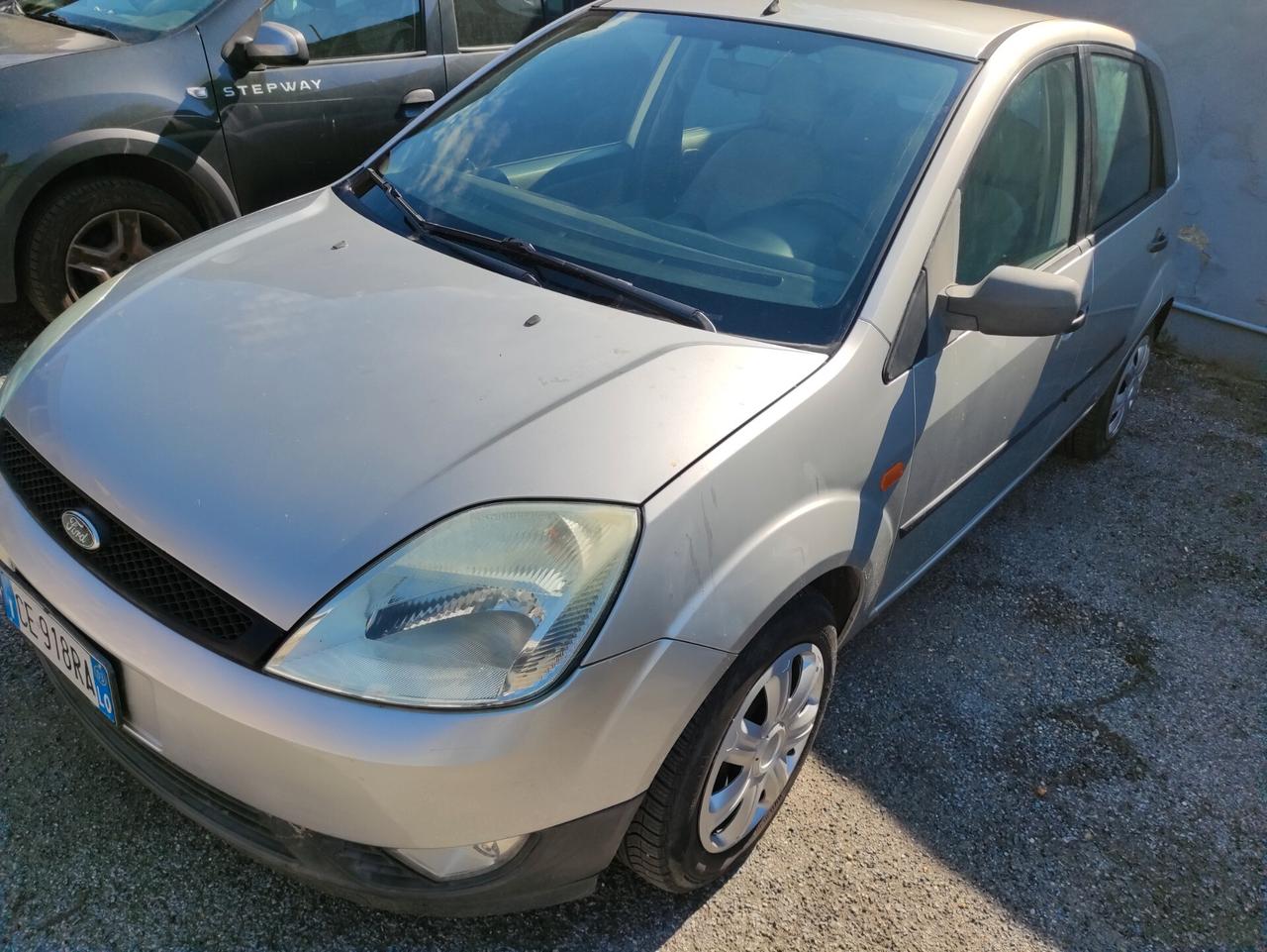 Ford Fiesta 1.4 16V 5p. Ghia