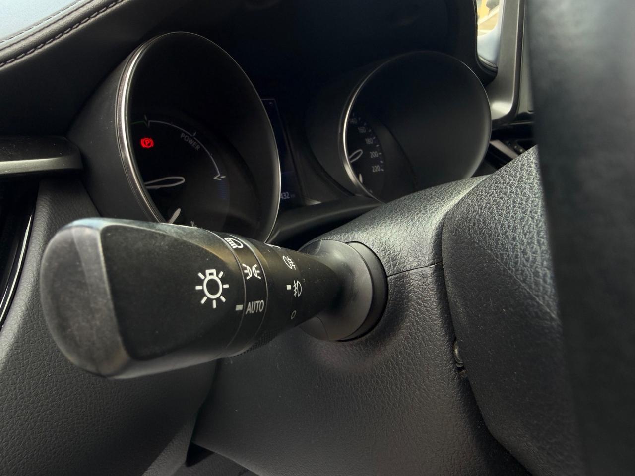 Toyota C-HR 1.8 Hybrid E-CVT Business OK Neopatentati