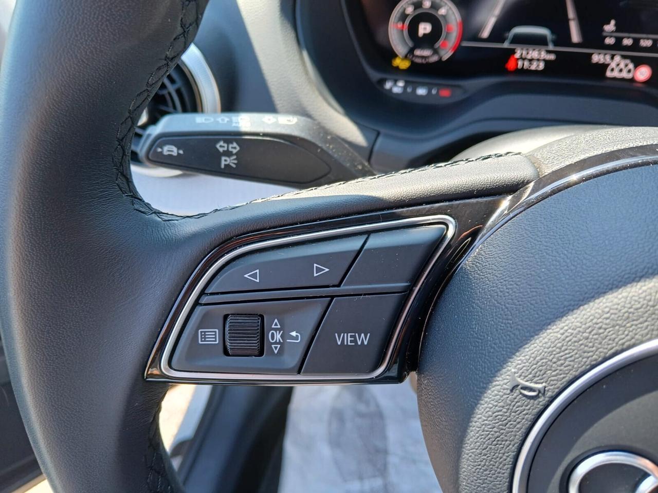 Audi Q2 35 TDI S tronic Identity Black-AZIENDALE