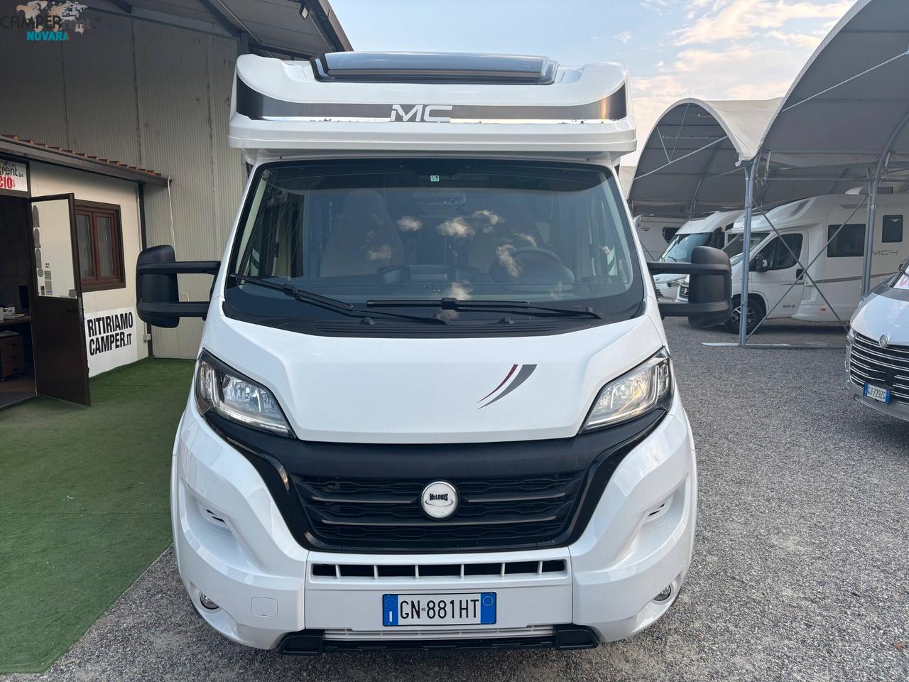 MCLOUIS MC4 860G - Semintegrale con letto matrimoniale in coda e letto basculante