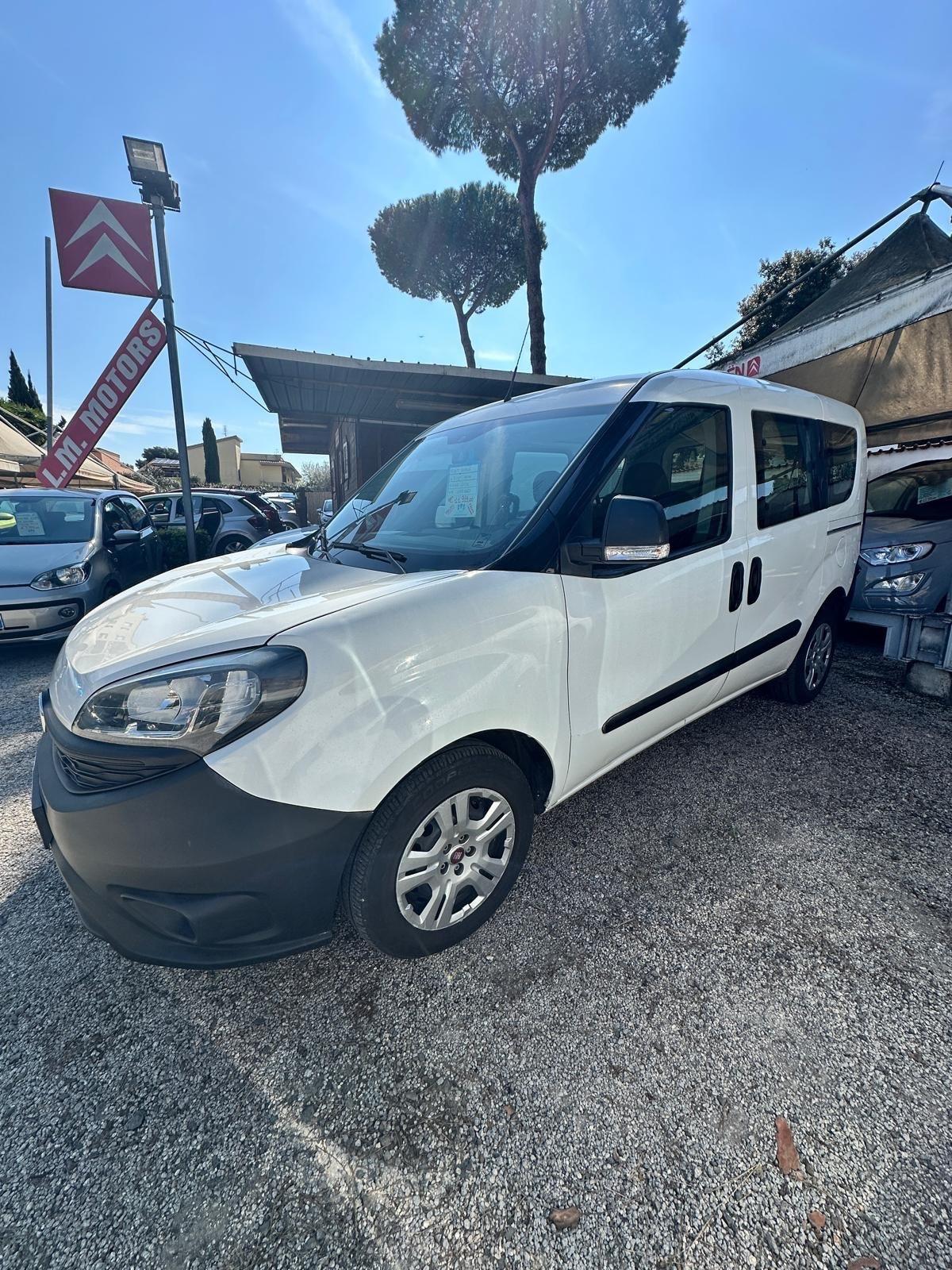 Fiat Doblo Doblò 1.3 MJT Lounge 5 POSTI CLIMA MULTIFUNZIONE BLUETOOTH APPLE CAR PLAY NAVI NEO PATENTATI