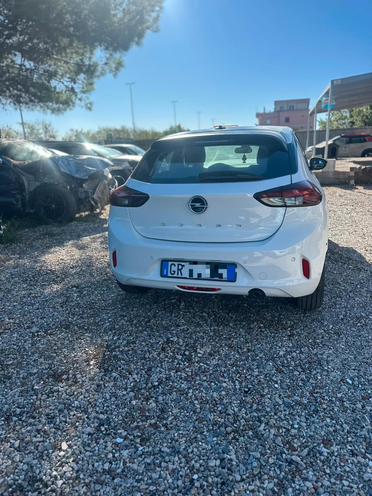 Opel Corsa 1.2 sinistrata incidentata