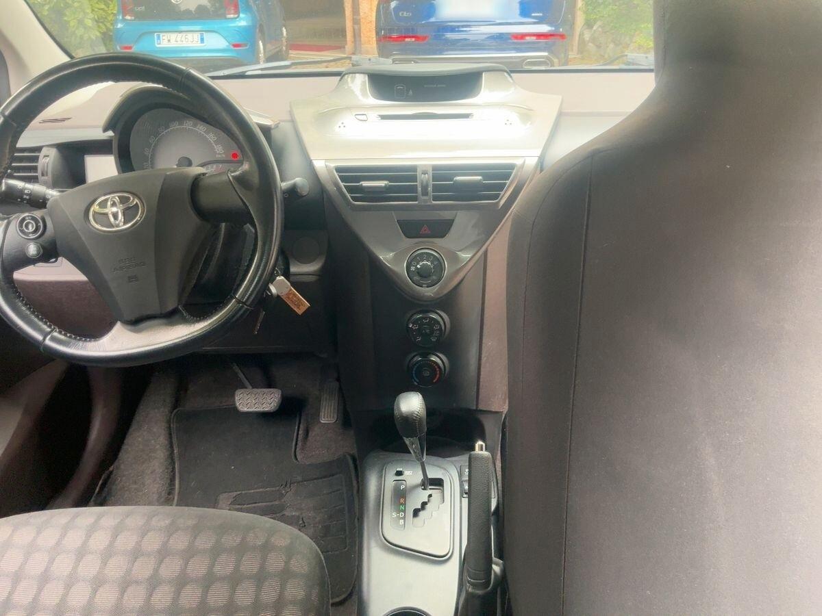 Toyota iQ 1.0 Sol