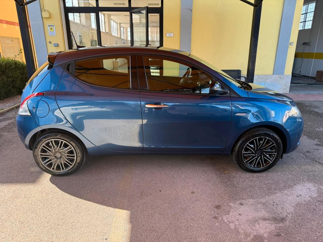 Lancia Ypsilon 1.0 FireFly 5 porte S&S Hybrid Silver Plus