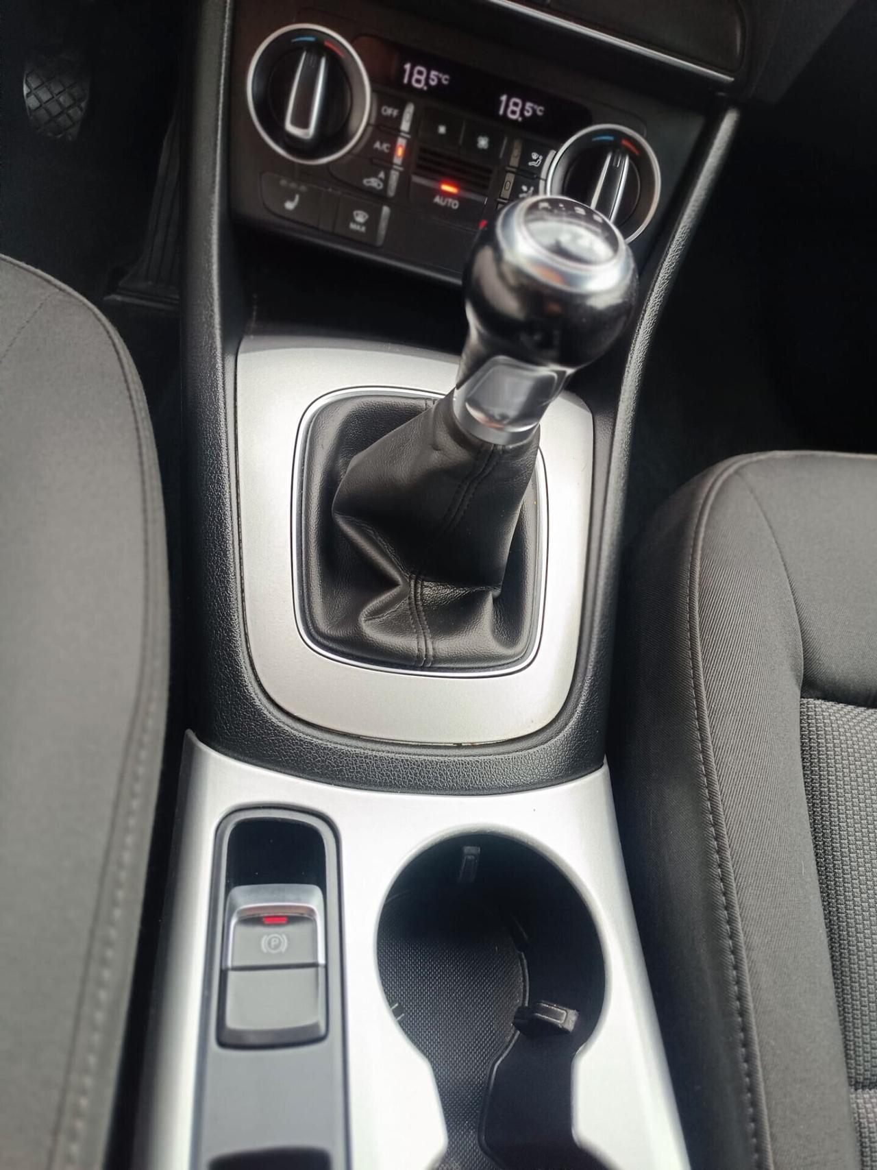Audi Q3 2.0 TDI 120 CV Design 2017
