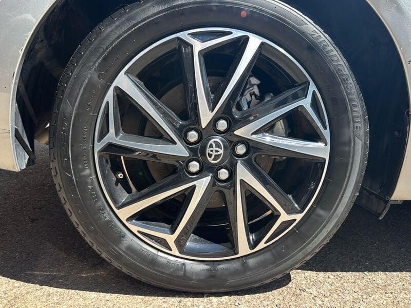 Toyota Yaris Hybrid Lounge MY22