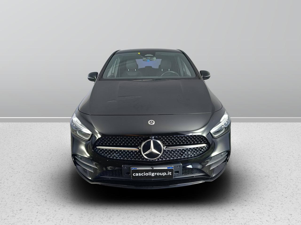 Mercedes-Benz Classe B - W247 2023 - B 180 d AMG Line Premium auto