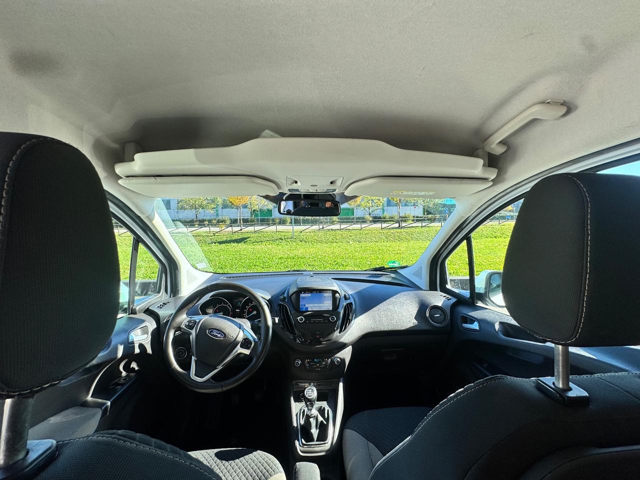 Ford Tourneo Courier 1.0 EcoBoost