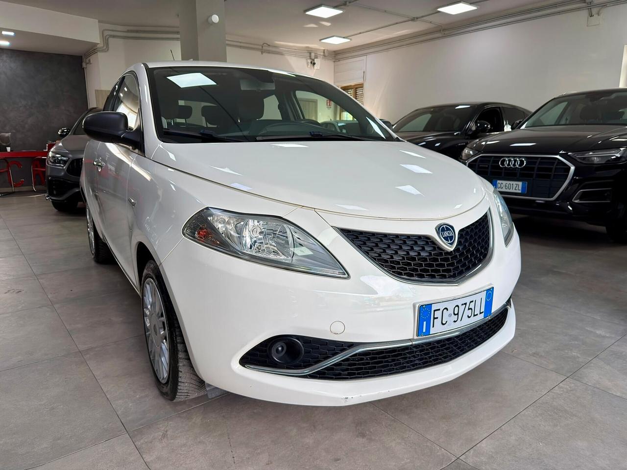 Lancia Ypsilon 1.2 69cv GPL Silver 2016
