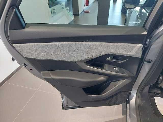 Peugeot 3008 Hybrid 136 e-DCS6 Allure KM0