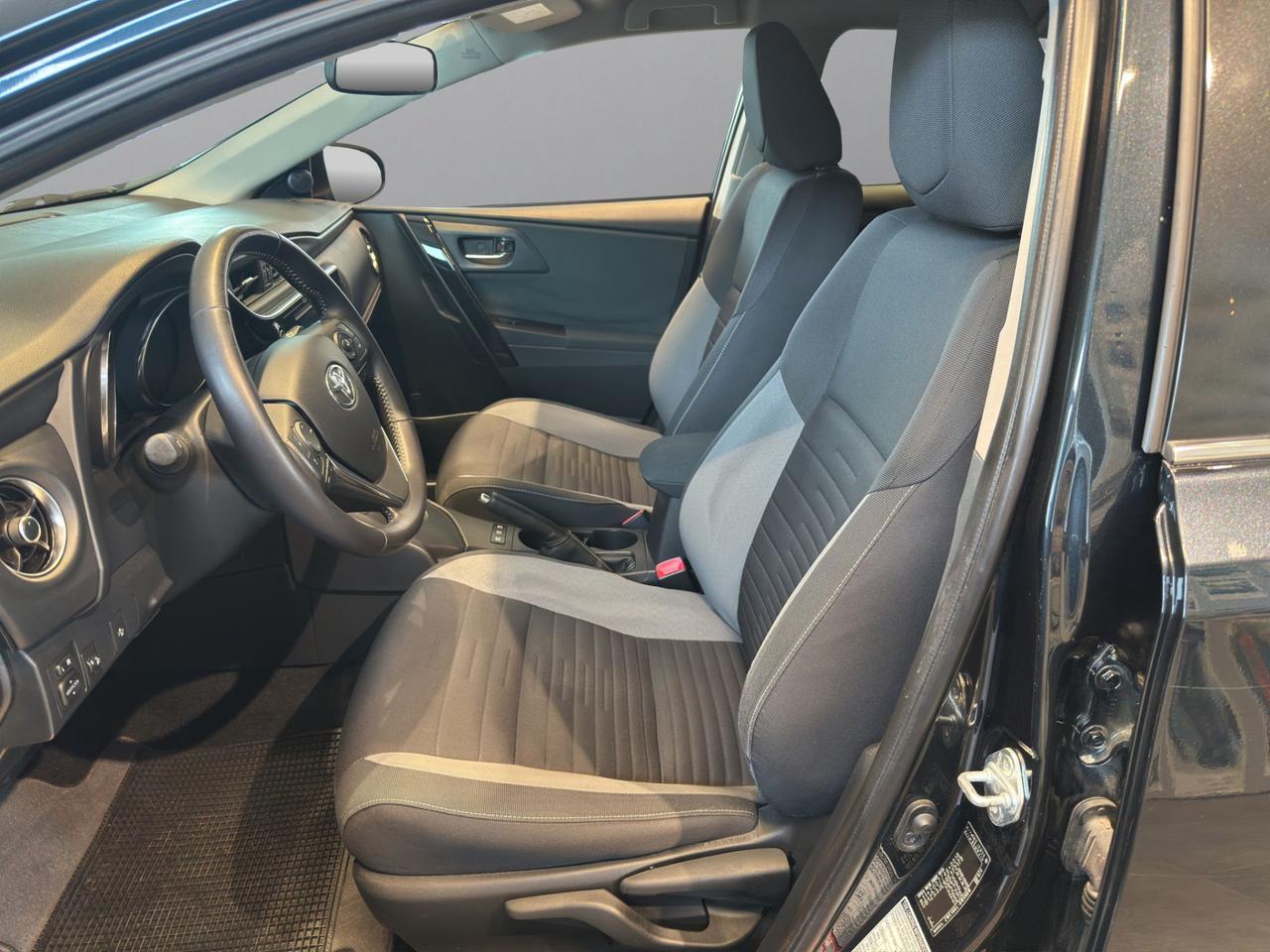 Toyota Auris Touring Sports 1.8h Active cvt