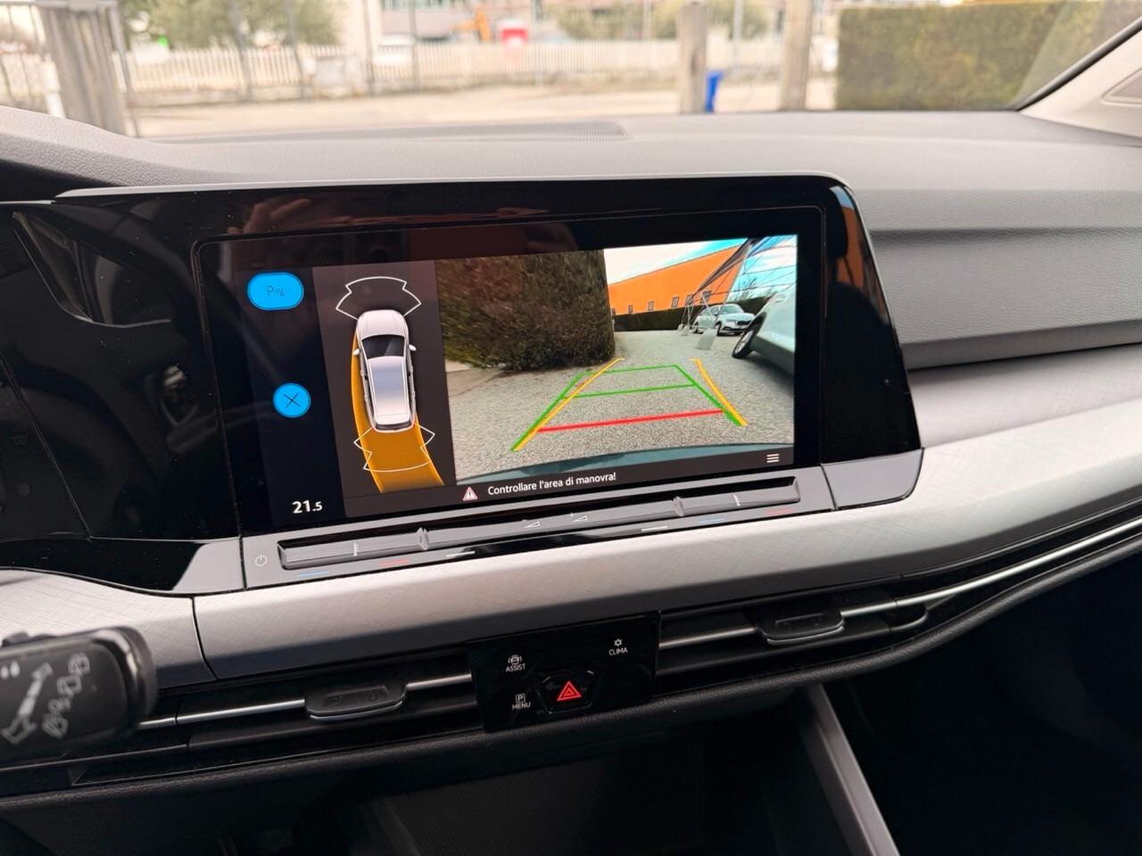 Volkswagen Golf Variant 2.0 TDI 116 CV DSG Life (display digitale - fari Led pacchetto luci)