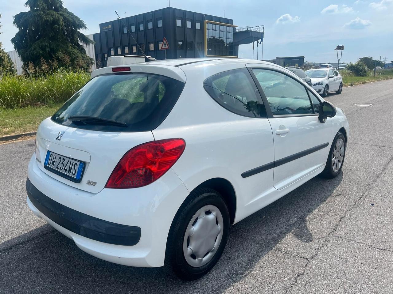 Peugeot 207 1.4 8V 75CV 3p. ECO GPL