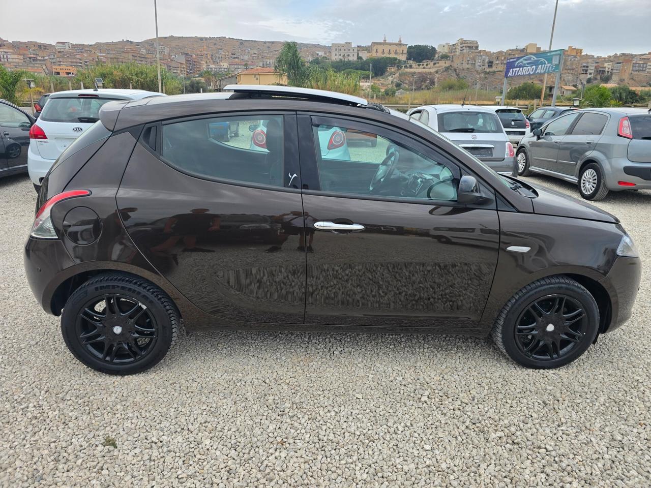 Lancia Ypsilon 1.2 tettuccio panoramico