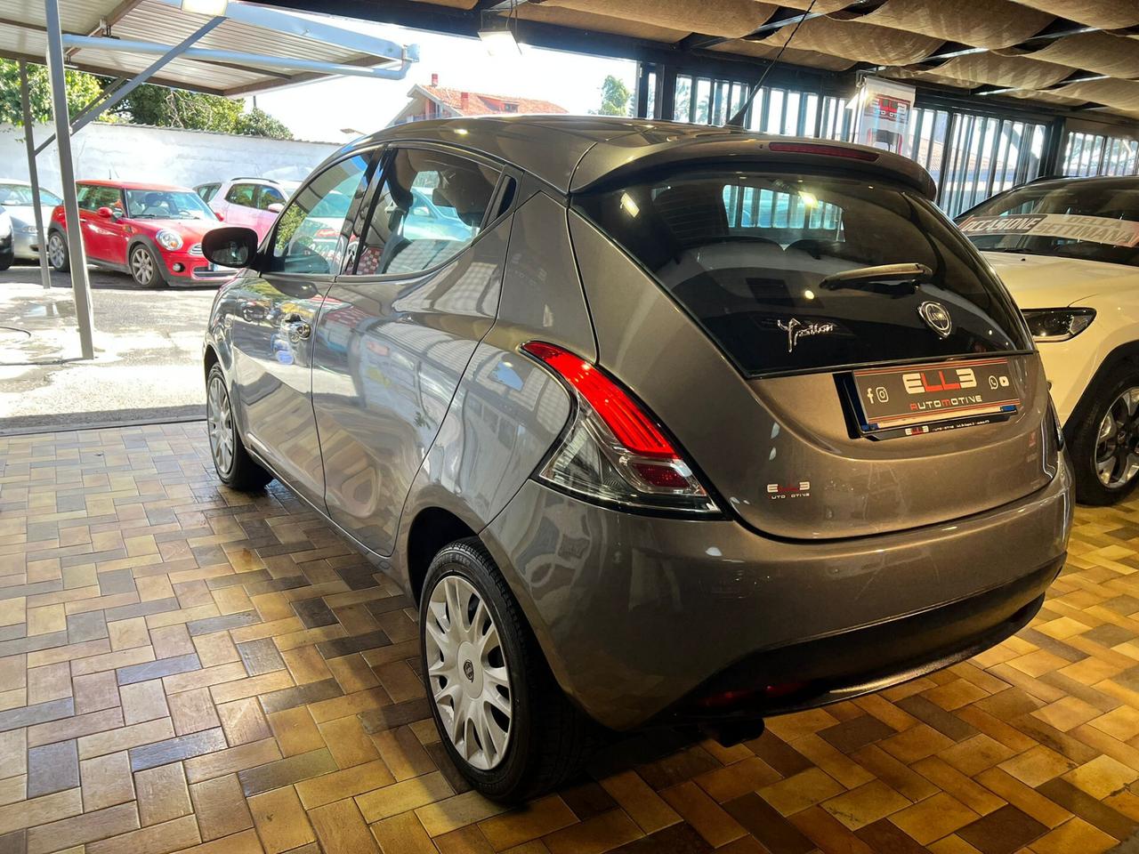 Lancia Ypsilon 1.2 69 CV 5 porte NEOPATENTATO