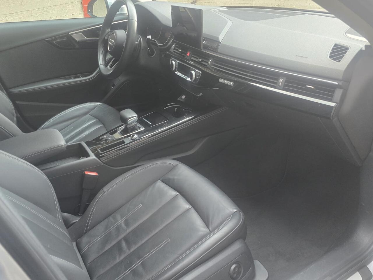 Audi A4 Avant 40 TDI quattro S tronic Business