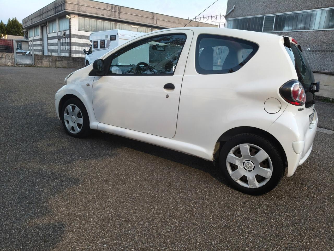 Toyota Aygo 1.0 SOLO 76.000 KM NAV