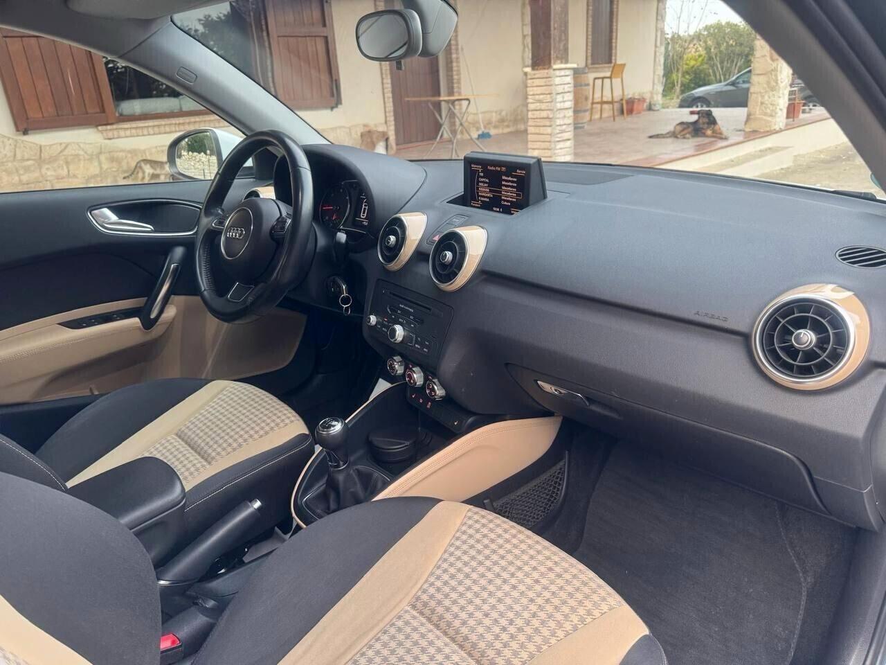 Audi A1 1.6 S line ADATTA NEOPATENTATI Tetto Nero