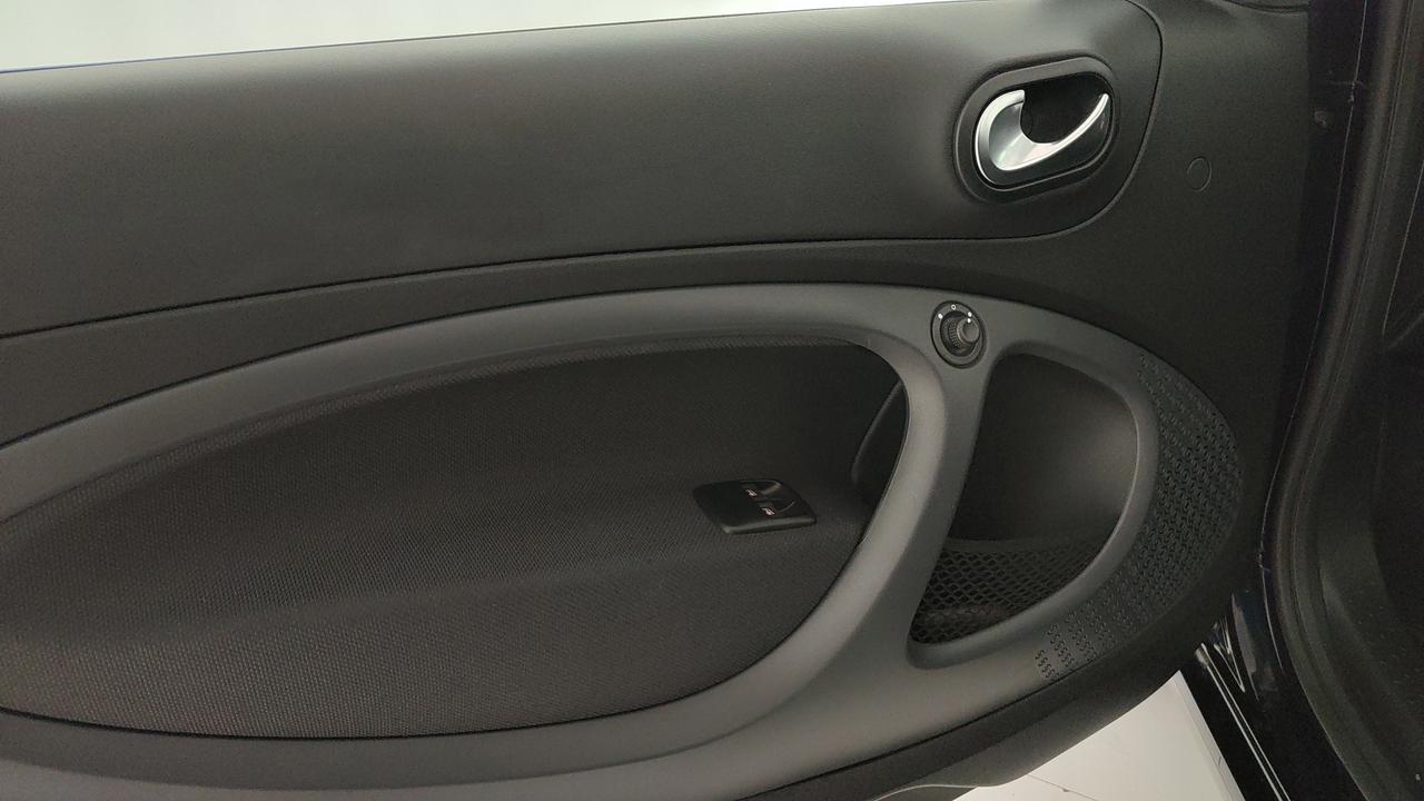 SMART Fortwo Cabrio eq suitered 22kW