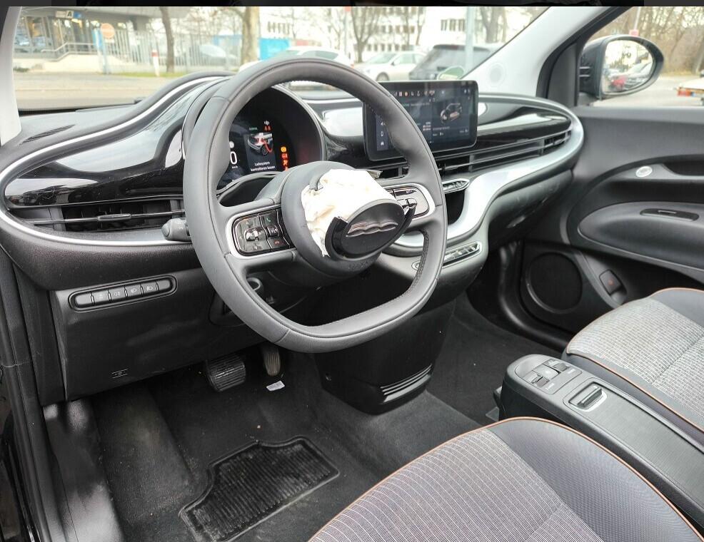 Fiat 500 500e Icon AUT ACC TEMP NAVI KLIMAAUT SHZG