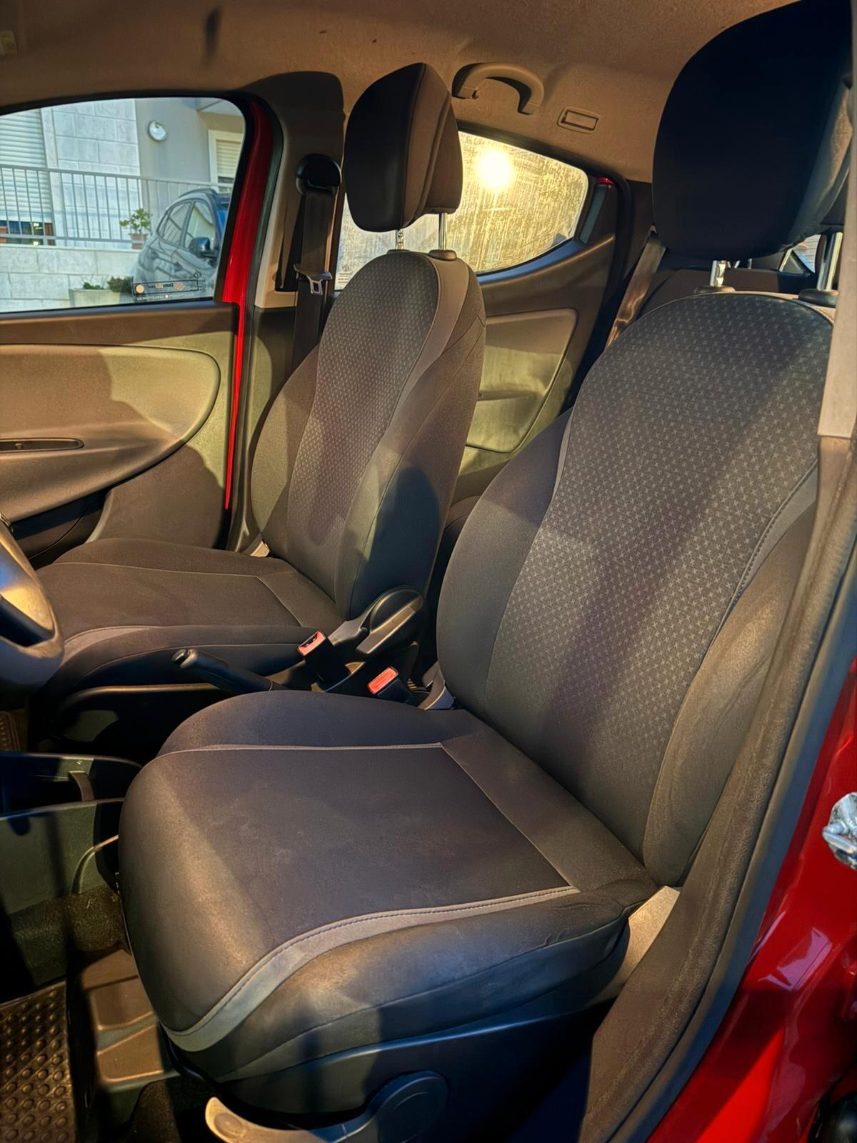 Lancia Ypsilon 1.2 69 CV 5 porte Gold , NEOPATENTATI