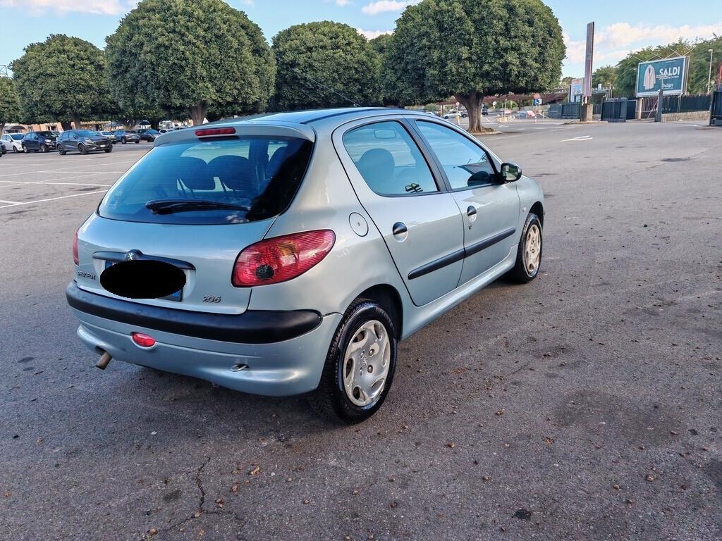 Peugeot 206 benzina come nuova 110.000 Km