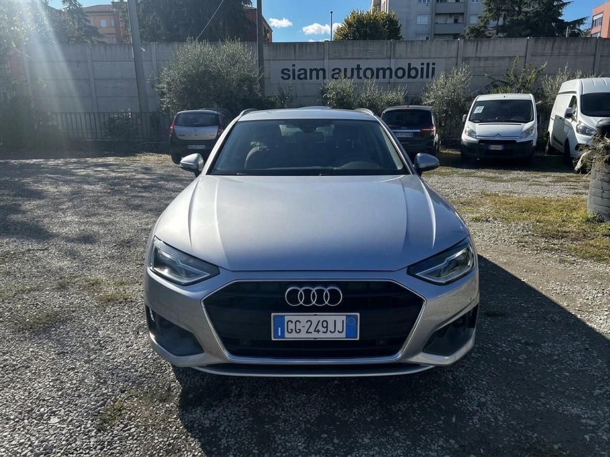 Audi A4 Avant 35 TDI/163 CV S tronic Business Advanced