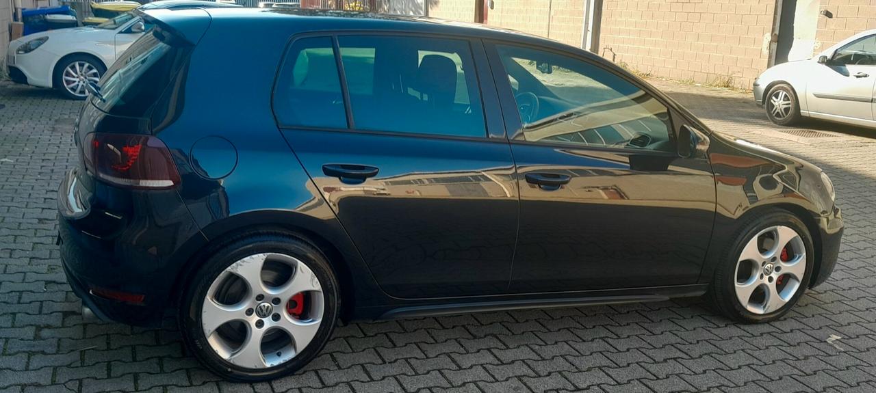 Volkswagen Golf GTI 2.0 TSI 5p.